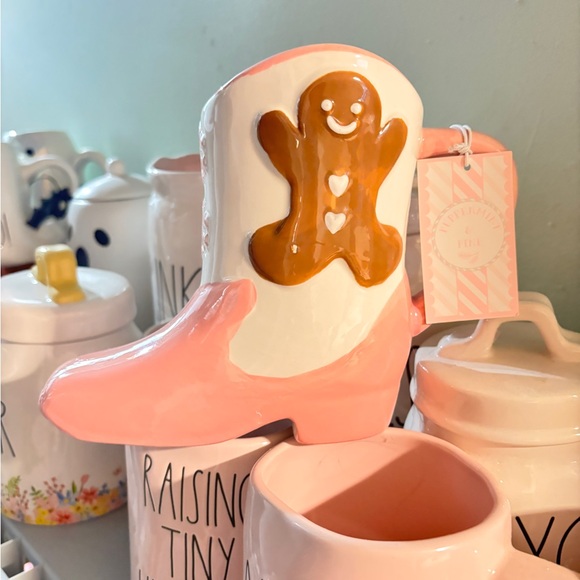 Pink Gingerbread Boot Mug - Picture 2 of 2